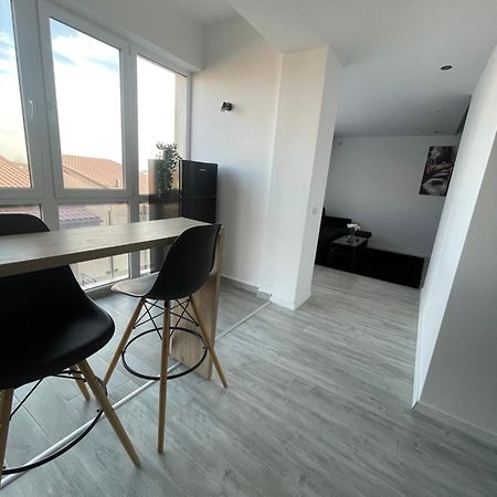 Marisah Residence #2 Otopeni Exterior foto
